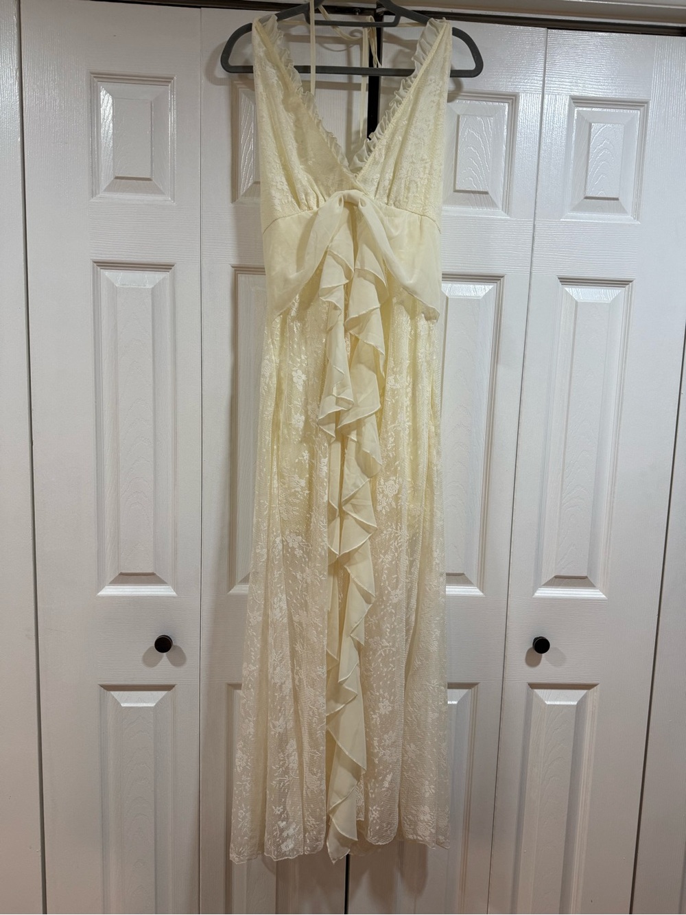 SHEIN Cream Lace Ruffle V-Neck Maxi Dress